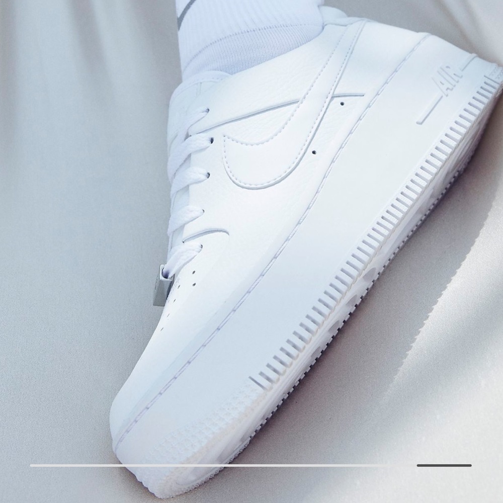 Nike Air Force 1 Sage Low